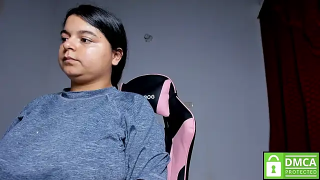 Snapshot of Little_Shaara chatting on 10/30/25, 09:59 Little Shaara online show from 10/30/25, 09:59