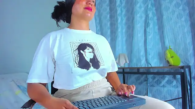 evaa greey online show from 11/08/25, 08:07