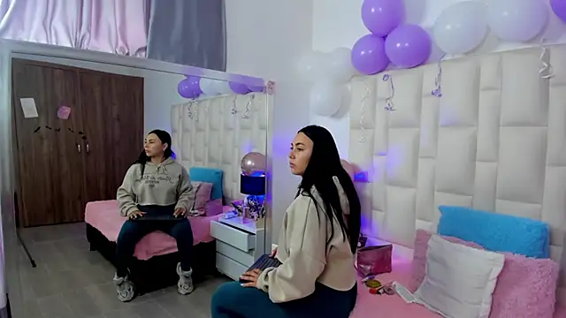 Snapshot of Ariana_rouse chatting on 11/07/25, 03:56 Ariana rouse online show from 11/07/25, 03:56