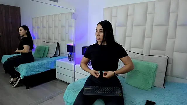 Ariana rouse online show from 05/22/26, 04:12