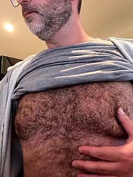 Snapshot of harrychest chatting on 10/03/25, 07:33 harrychest online show from 10/03/25, 07:33