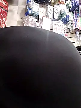 Snapshot of samathasexx chatting on 11/03/25, 10:32 samathasexx online show from 11/03/25, 10:32