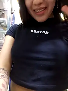 Snapshot of samathasexx chatting on 11/04/25, 10:42 samathasexx online show from 11/04/25, 10:42