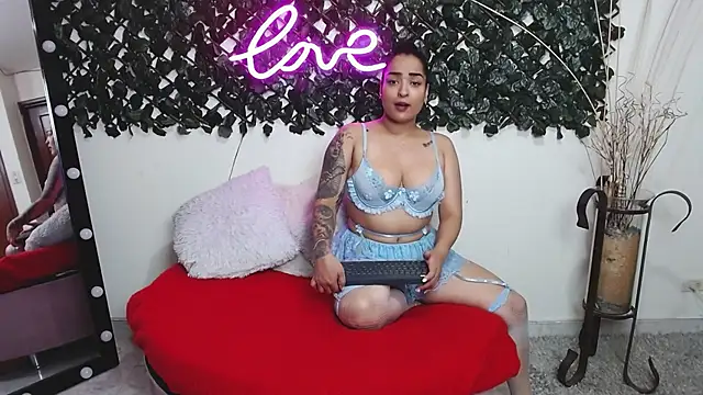 AlejandraNavarro online show from 02/01/25, 10:34