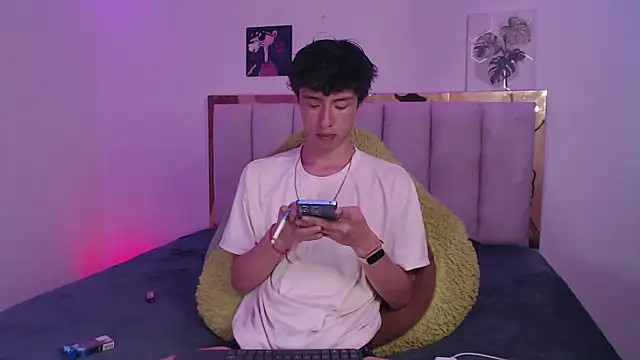 Juanmres online show from 05/13/26, 06:49