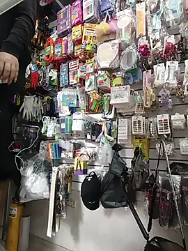 Vale Saenzz online show from 10/15/25, 05:13