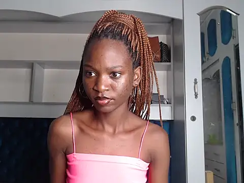 YoungDiva69 online show from 01/28/25, 07:42