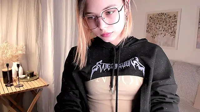 DarelleFare online show from 01/27/25, 11:00