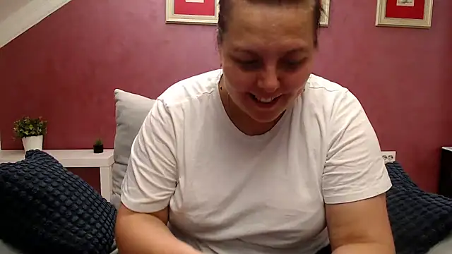 Wetandnaughtyxx online show from 06/09/26, 07:42