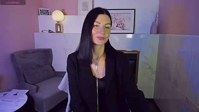 Snapshot of MonicaCheerful chatting on 02/07/25, 08:33 MonicaCheerful online show from 02/07/25, 08:33