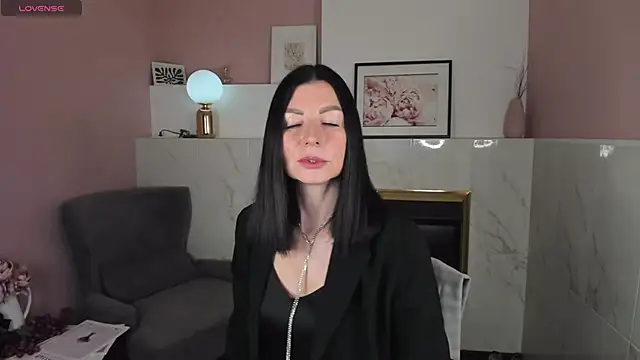 Snapshot of MonicaCheerful chatting on 02/08/25, 05:40 MonicaCheerful online show from 02/08/25, 05:40