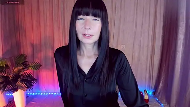 Snapshot of MonicaCheerful chatting on 10/15/25, 12:38 MonicaCheerful online show from 10/15/25, 12:38