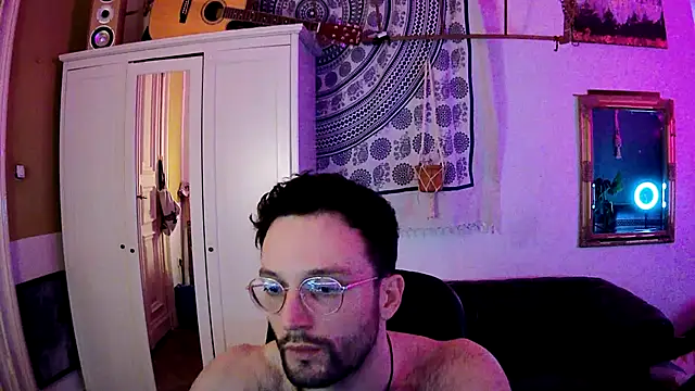 Snapshot of Kleinerabstecher chatting on 02/02/25, 05:48 Kleinerabstecher online show from 02/02/25, 05:48