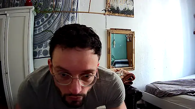 Snapshot of Kleinerabstecher chatting on 03/02/25, 11:18 Kleinerabstecher online show from 03/02/25, 11:18