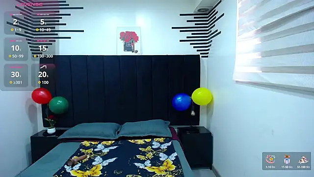 Snapshot of CamiilaReyes chatting on 10/20/25, 01:44 CamiilaReyes online show from 10/20/25, 01:44