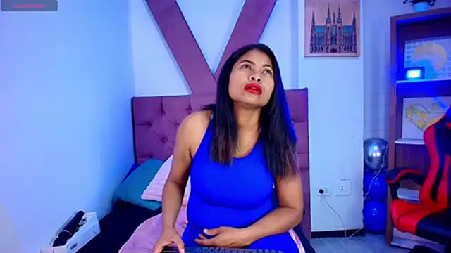 CamiilaReyes online show from 06/13/26, 12:58