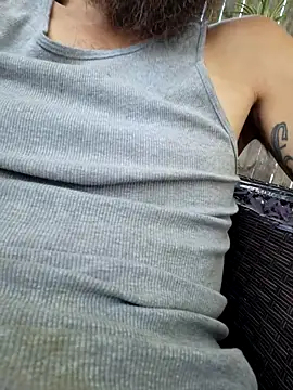 Snapshot of SUCKMEDEEP69 chatting on 10/15/25, 01:44 SUCKMEDEEP69 online show from 10/15/25, 01:44