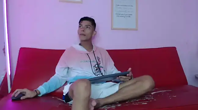 Snapshot of KING_STYLE2 chatting on 03/10/25, 11:38 KING STYLE2 online show from 03/10/25, 11:38