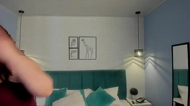 Snapshot of ninna_curly chatting on 11/05/25, 09:48 ninna curly online show from 11/05/25, 09:48