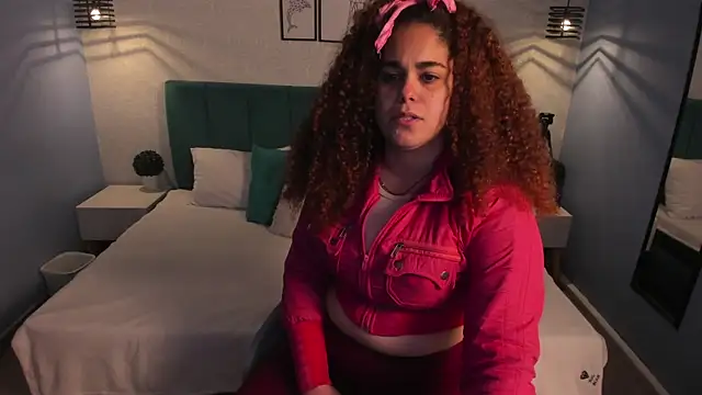 Snapshot of ninna_curly chatting on 12/05/25, 04:32 ninna curly online show from 12/05/25, 04:32