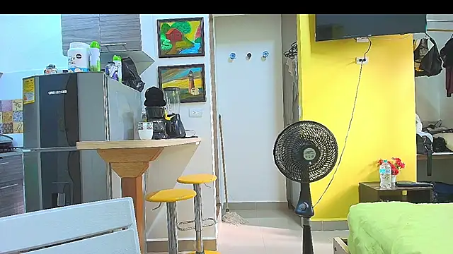 Alaiapink online show from 07/18/26, 08:45