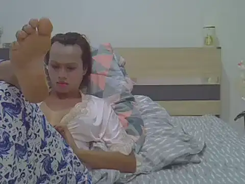 TSCHERRYANDPINKY online show from 10/22/25, 05:34