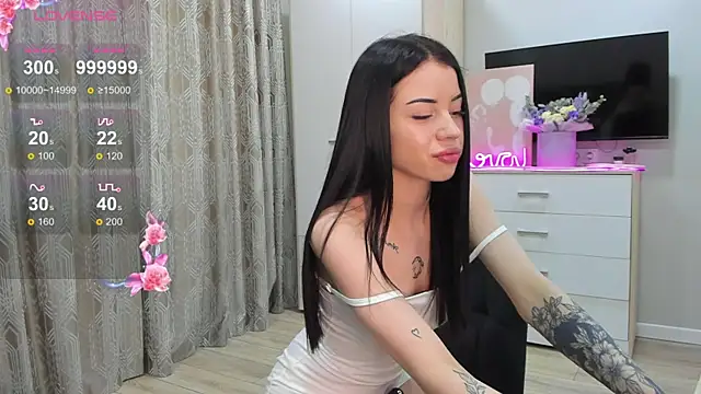  dkny  online show from 10/05/25, 04:55