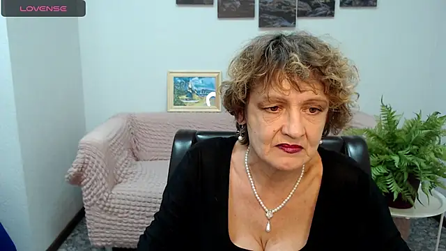 Snapshot of SexyGrandma_ chatting on 02/05/25, 05:41 SexyGrandma online show from 02/05/25, 05:41