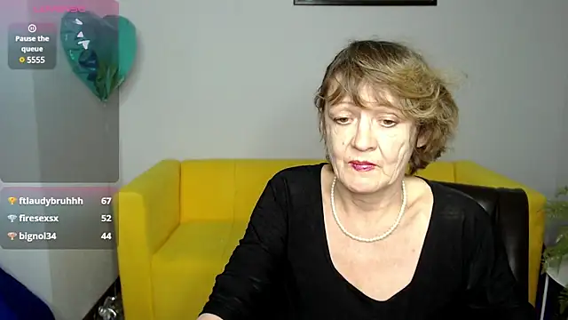 Snapshot of SexyGrandma_ chatting on 02/25/25, 05:36 SexyGrandma online show from 02/25/25, 05:36