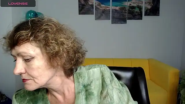 Snapshot of SexyGrandma_ chatting on 02/28/25, 03:37 SexyGrandma online show from 02/28/25, 03:37