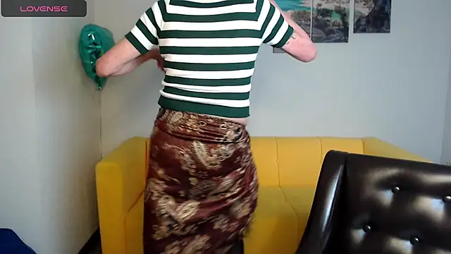 Snapshot of SexyGrandma_ chatting on 03/16/25, 04:12 SexyGrandma online show from 03/16/25, 04:12