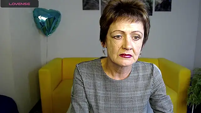 Snapshot of SexyGrandma_ chatting on 03/22/25, 04:37 SexyGrandma online show from 03/22/25, 04:37