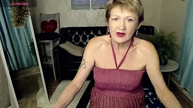 SexyGrandma  online show from 10/17/25, 04:20