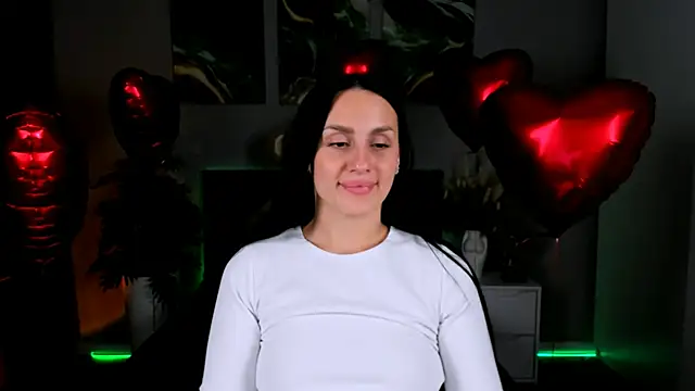 EmiliaBeynard online show from 02/13/25, 04:28