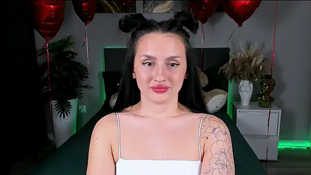 EmiliaBeynard online show from 03/04/25, 02:21