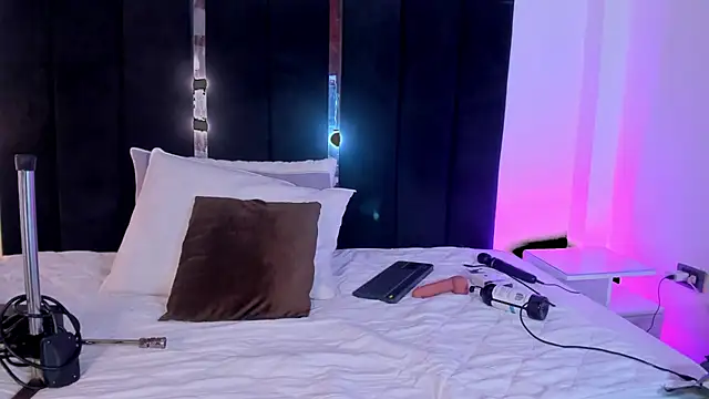 Snapshot of Annita001 chatting on 10/02/25, 01:18 Annita001 online show from 10/02/25, 01:18