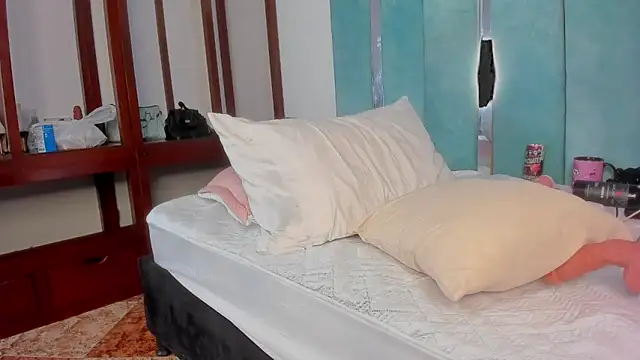 Snapshot of Annita001 chatting on 12/02/25, 07:42 Annita001 online show from 12/02/25, 07:42