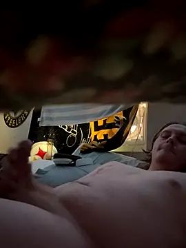 Snapshot of Seanoofss12 chatting on 10/17/25, 09:17 Seanoofss12 online show from 10/17/25, 09:17