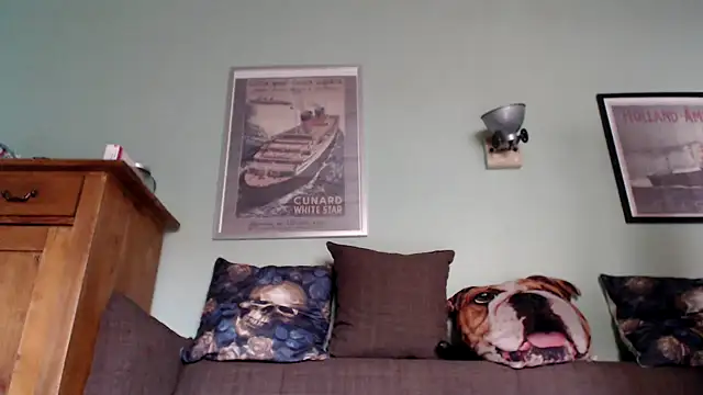 Snapshot of Astrid-Gilbert chatting on 01/29/25, 12:02 Astrid-Gilbert online show from 01/29/25, 12:02