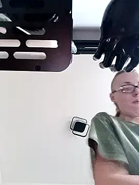 Snapshot of Astrid-Gilbert chatting on 02/03/25, 03:17 Astrid-Gilbert online show from 02/03/25, 03:17