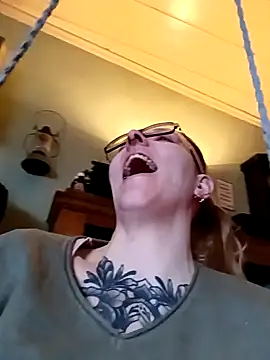 Snapshot of Astrid-Gilbert chatting on 02/04/25, 04:08 Astrid-Gilbert online show from 02/04/25, 04:08