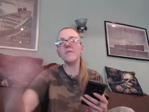 Snapshot of Astrid-Gilbert chatting on 02/06/25, 02:15 Astrid-Gilbert online show from 02/06/25, 02:15