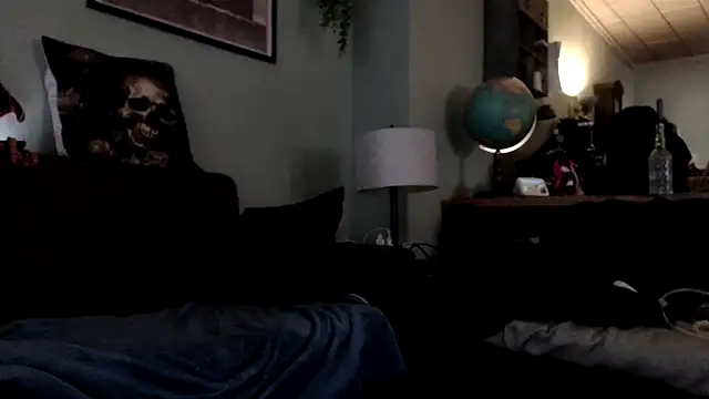 Snapshot of Astrid-Gilbert chatting on 02/24/25, 11:32 Astrid-Gilbert online show from 02/24/25, 11:32