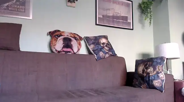 Snapshot of Astrid-Gilbert chatting on 03/04/25, 10:57 Astrid-Gilbert online show from 03/04/25, 10:57