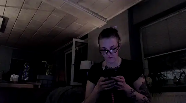 Snapshot of Astrid-Gilbert chatting on 03/05/25, 06:12 Astrid-Gilbert online show from 03/05/25, 06:12