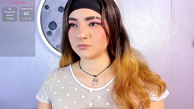 Snapshot of Shanntal_ chatting on 12/02/25, 07:53 Shanntal online show from 12/02/25, 07:53