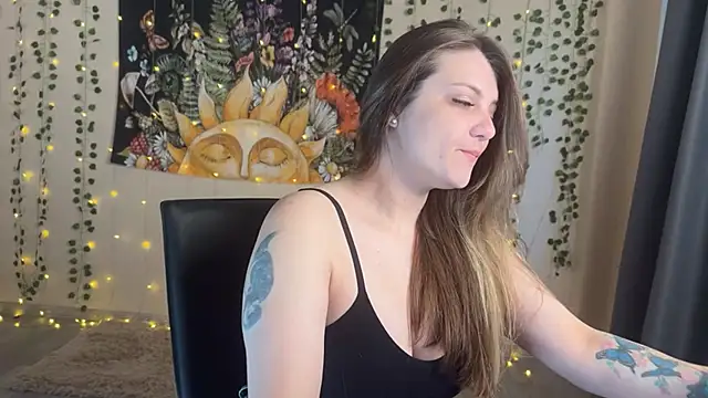 Snapshot of SweetyKatherine chatting on 10/18/25, 06:37 SweetyKatherine online show from 10/18/25, 06:37