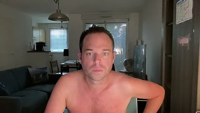 Snapshot of Funnyjul31 chatting on 09/11/25, 03:45 Funnyjul31 online show from 09/11/25, 03:45