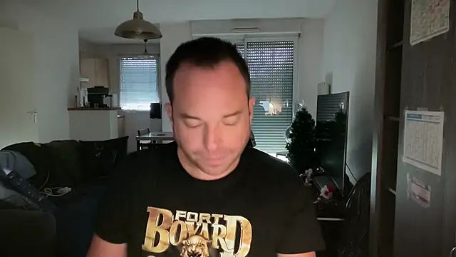 Snapshot of Funnyjul31 chatting on 11/30/25, 01:26 Funnyjul31 online show from 11/30/25, 01:26