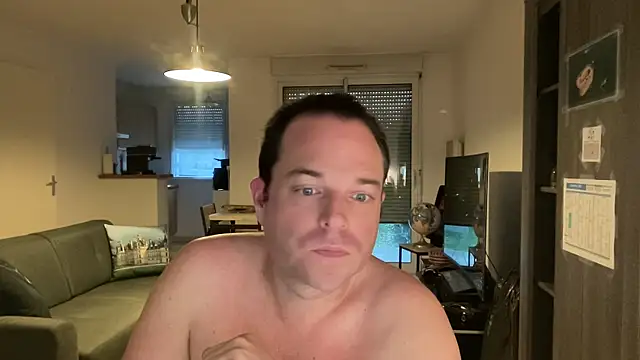 Snapshot of Funnyjul31 chatting on 02/04/26, 04:57 Funnyjul31 online show from 02/04/26, 04:57